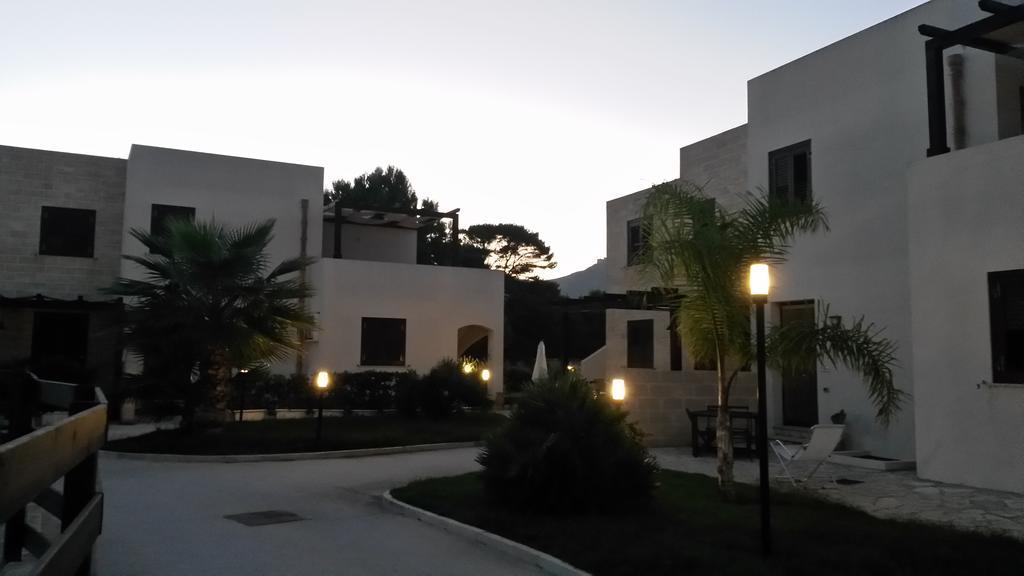Casa Vacanze Lido Burrone ฟาวีญานา ภายนอก รูปภาพ